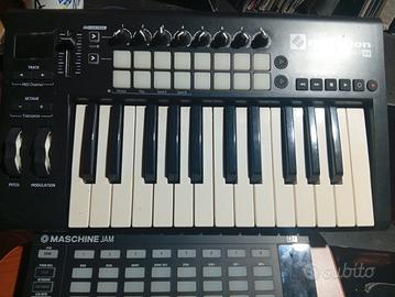 Novation launchkey 25 MK2 tastiera midi