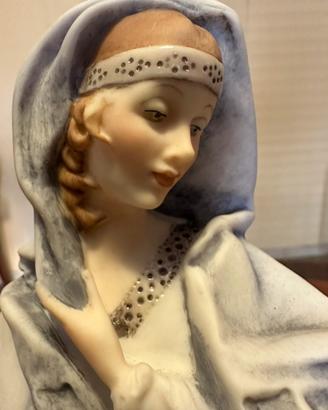 Statuina in ceramica