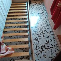 Letto a una piazza in legno