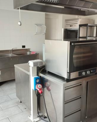 Attrezzatura completa per cucina professionale