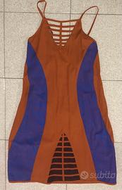 Abito arancio e viola