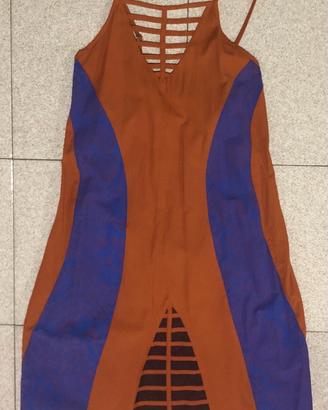 Abito arancio e viola