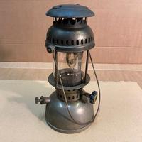 ANTICA LAMPADA  GAS DI PETROLIO.