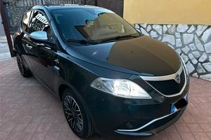 Lancia Ypsilon 1.3 MTJ 95 CAVALLI Mya FULL ENTRA