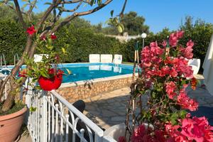 Villa con piscina ad augusta