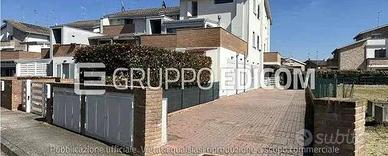 Immobile in asta di 131 m² con 3 locali e box auto