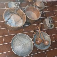 Paiuoli pentole teglie brocche bollitore