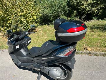 Scooter SUZUKI BURGMAN 400 - € 1.500