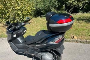 Scooter SUZUKI BURGMAN 400 - € 1.500