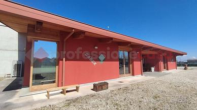 Capannone Industriale Piscina