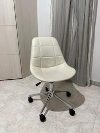 Sedia con rotella da scrivania 
