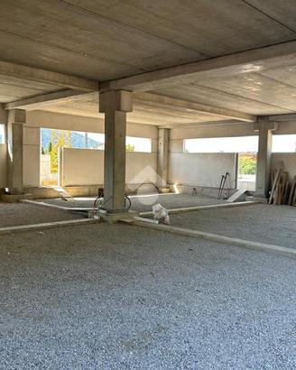 NEGOZIO A SARNICO