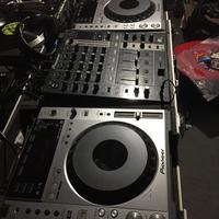 Consolle dj  cdj 850 e mixer djm 700 flight case