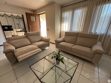 Divano 2 posti motorizzato + divano 3 posti