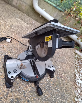 Sega troncatrice da banco