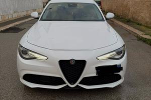 Alfa Romeo Giulia 2.2 150 cv