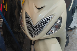 Scooter Suzuki Sixteen