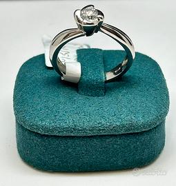 Anello solitario diamante naturale