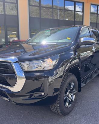 Toyota Hilux 2.8 D-4D A/T 4WD 48V 4 porte Double C