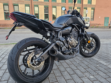 Yamaha MT-07 total black