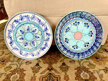 Coppia di vassoi in maiolica