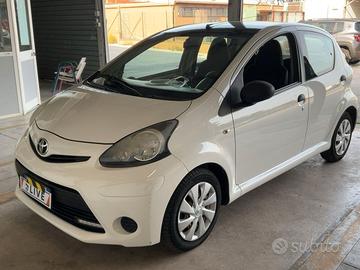 Toyota Aygo 1.0 12V VVT-i 5 porte Cool Soda Connec