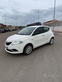 Lancia ypsilon 1.3 mtj