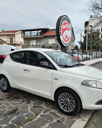 Lancia Ypsilon 1.2 69 CV 5 porte GPL Ecochic Silve