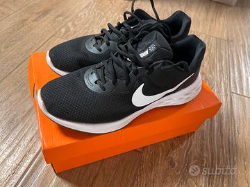 Nike revolution