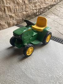 Trattore a batteria John Deere