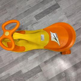 Macchinina senza pedali