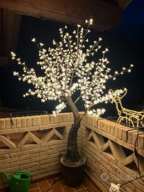 Finto albero luminoso