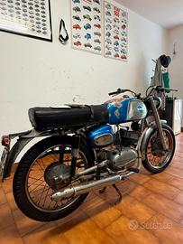 Benelli Leoncino 125 targata Roma