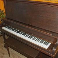 Pianoforte verticale marca Leach Piano co.