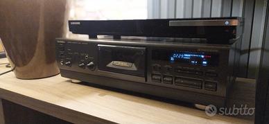 Stereo cassette deck 