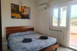 SANTA MARINELLA GRAZIOSo TRILOCALE ARREDATo