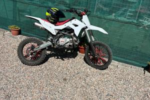 Pit bike