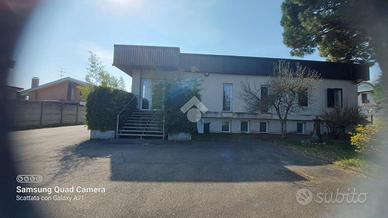 CAPANNONE A VANZAGHELLO