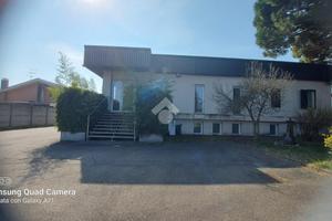 CAPANNONE A VANZAGHELLO