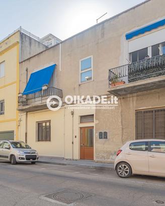 Ampio trilocale con cortile riservato a Pirri