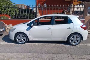 TOYOTA Auris 1.8 HSD 5 porte Executive