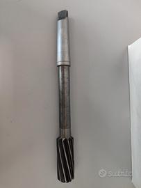 Alesatore diametro 30 H8 usato