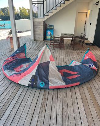 Kite bundle duotone Evo Sls 9+7mq 2024+barra 2025