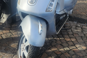 Vespa gts 250