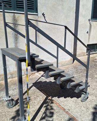 Scala in ferro con ruote 6 gradini altezza 125 cm 