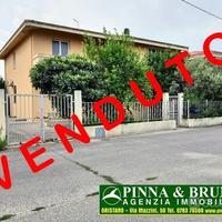 SOLANAS - VILLETTA libera 3 lati