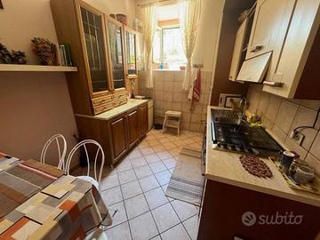 Centocelle trilocale arredato adiacente metro