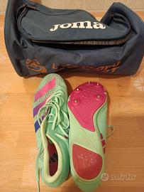 Scarpetta da atletica su pista 