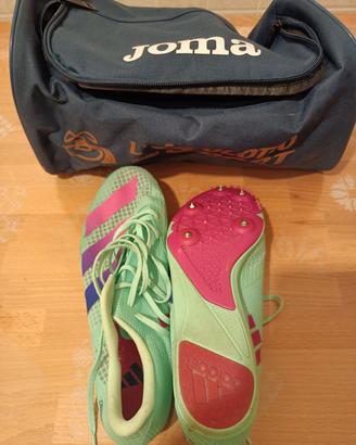 Scarpetta da atletica su pista 