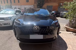 TYOTA YARIS CROSS HYBRID